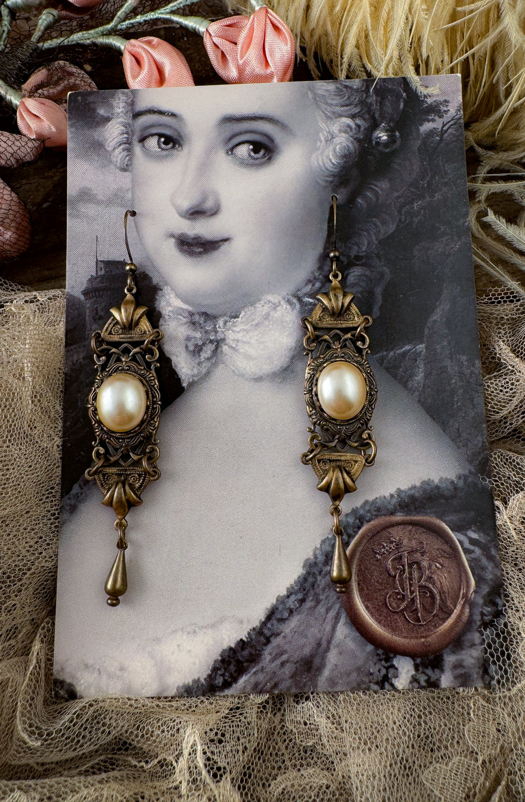 Renaissance Earrings in Cream Pearl